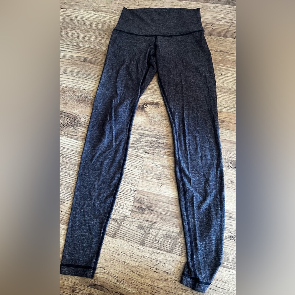 Lululemon legging high rise size 6 no piling in crotch area